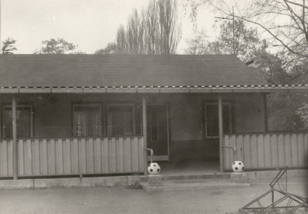 1980 Sportlerheim auf dem Fußballplatz